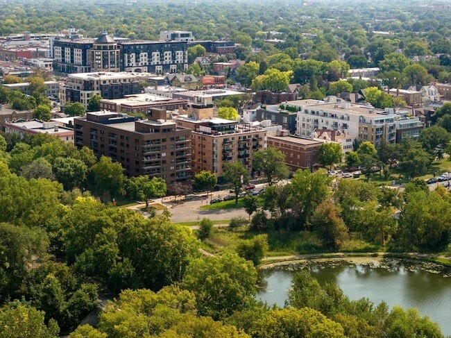 Building Photo - 2885 Knox Ave S