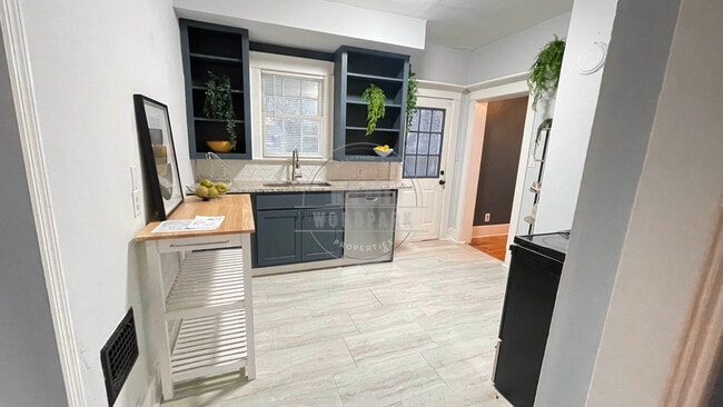 Building Photo - 1341 Meridian St