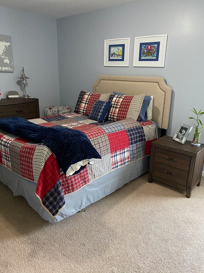 Building Photo - 30 Millbrook Court