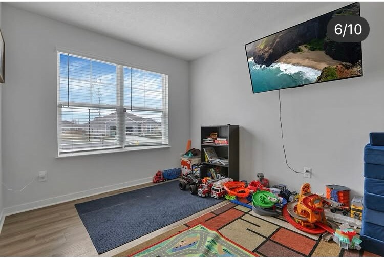 Building Photo - 380 Trinity Wy E