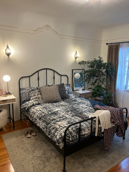 Building Photo - 5924 W 2nd St