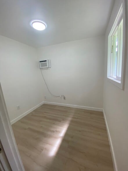 Air Conditioned office - 1594 Kaunala Pl