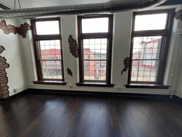 Building Photo - 8 E Main St