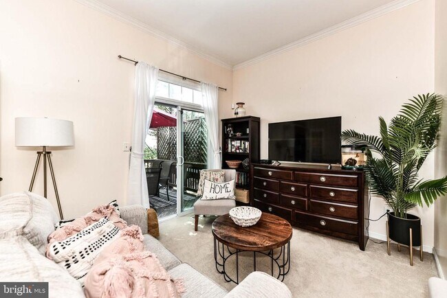 Building Photo - 46727 Manchester Terrace