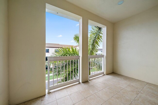 Building Photo - 7112 Edison Pl