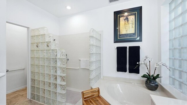 Building Photo - 8009 Hampton Ct