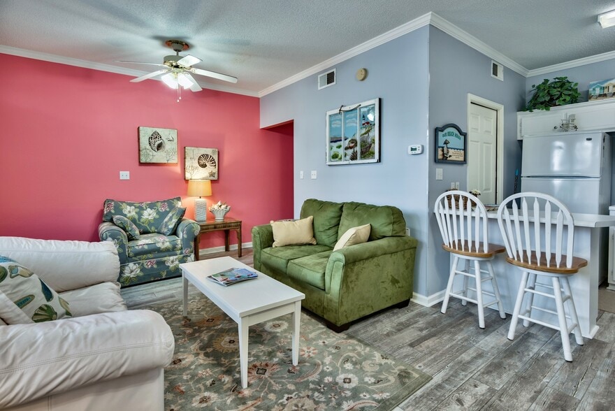 Building Photo - 320 Scenic Gulf Dr