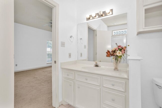 Building Photo - 106 Fairway View Ct