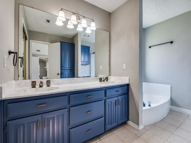 Building Photo - 1228 Cliff Trail