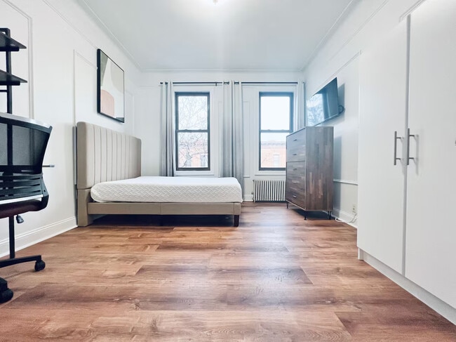 Building Photo - 31-16 36th Ave