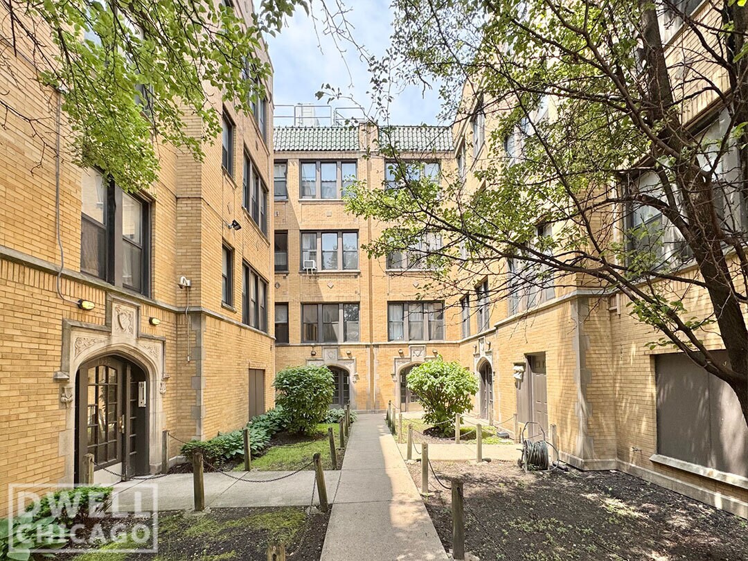 Building Photo - 1518 N Kedzie Ave