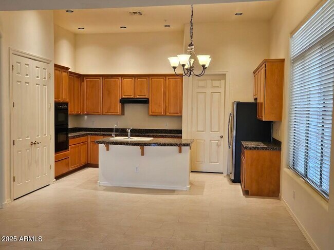 Building Photo - 8443 E Windrunner Dr