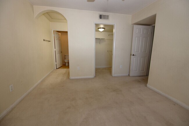 Building Photo - COZY 2BR 2BA UNIT IN BORGATA CONDOMINIUMS ...