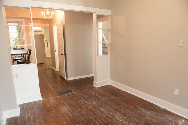 Building Photo - 307 Muench St