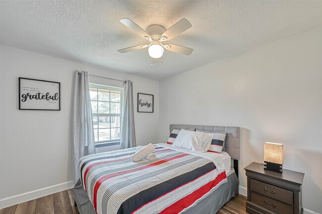 Building Photo - 11618 Corona Ln