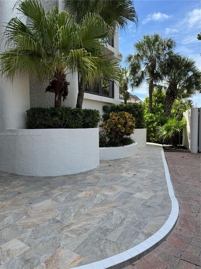 Building Photo - 290 Celestial Way