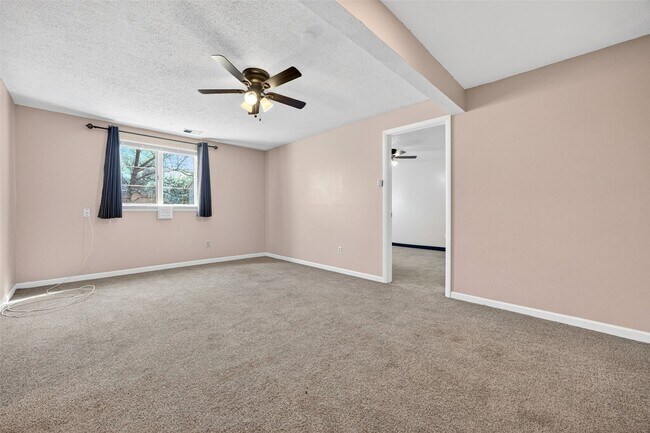 Building Photo - 1261 Mautenne Dr