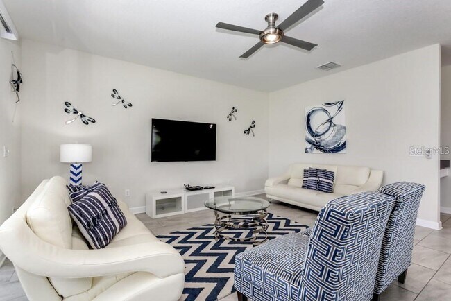 Building Photo - 1561 Flange Dr