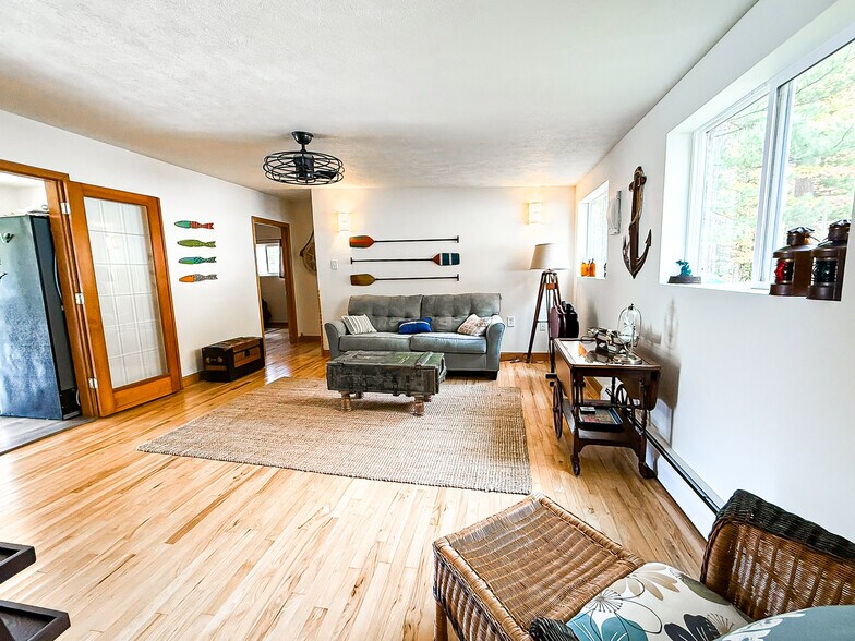 Building Photo - 440 S Peninsula Ln