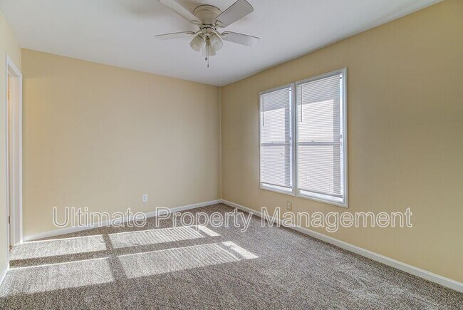 Building Photo - 2504 Flint Dr