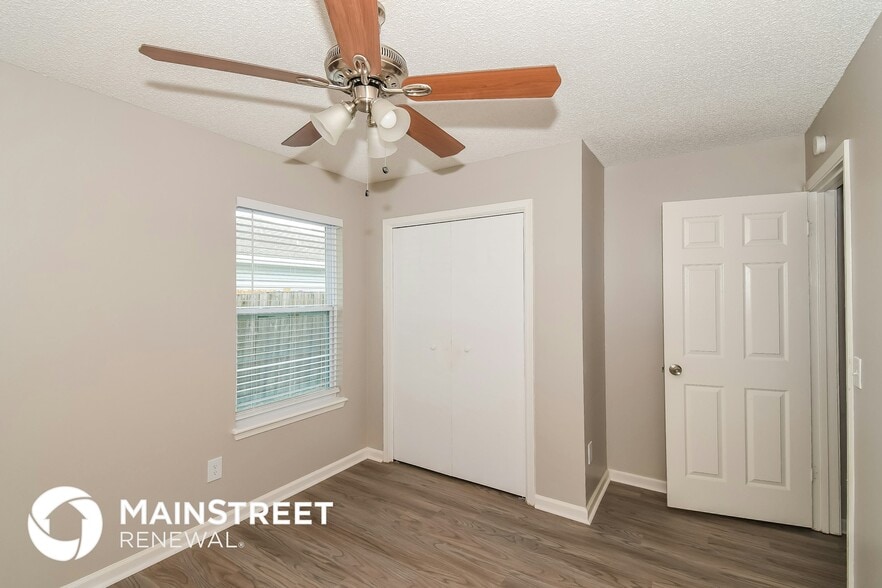 Building Photo - 12461 Hickory Hollow Dr