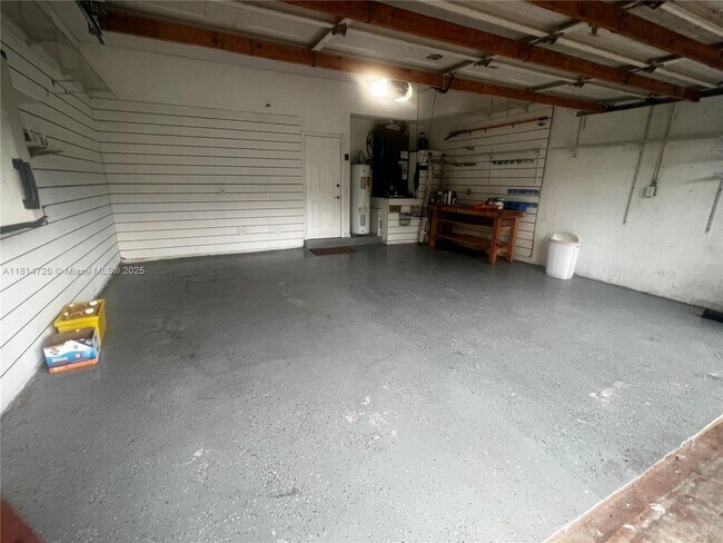 Building Photo - 15640 SW 16th Ct