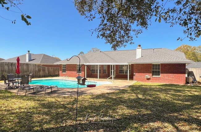 Building Photo - 2634 Southern Oaks Dr