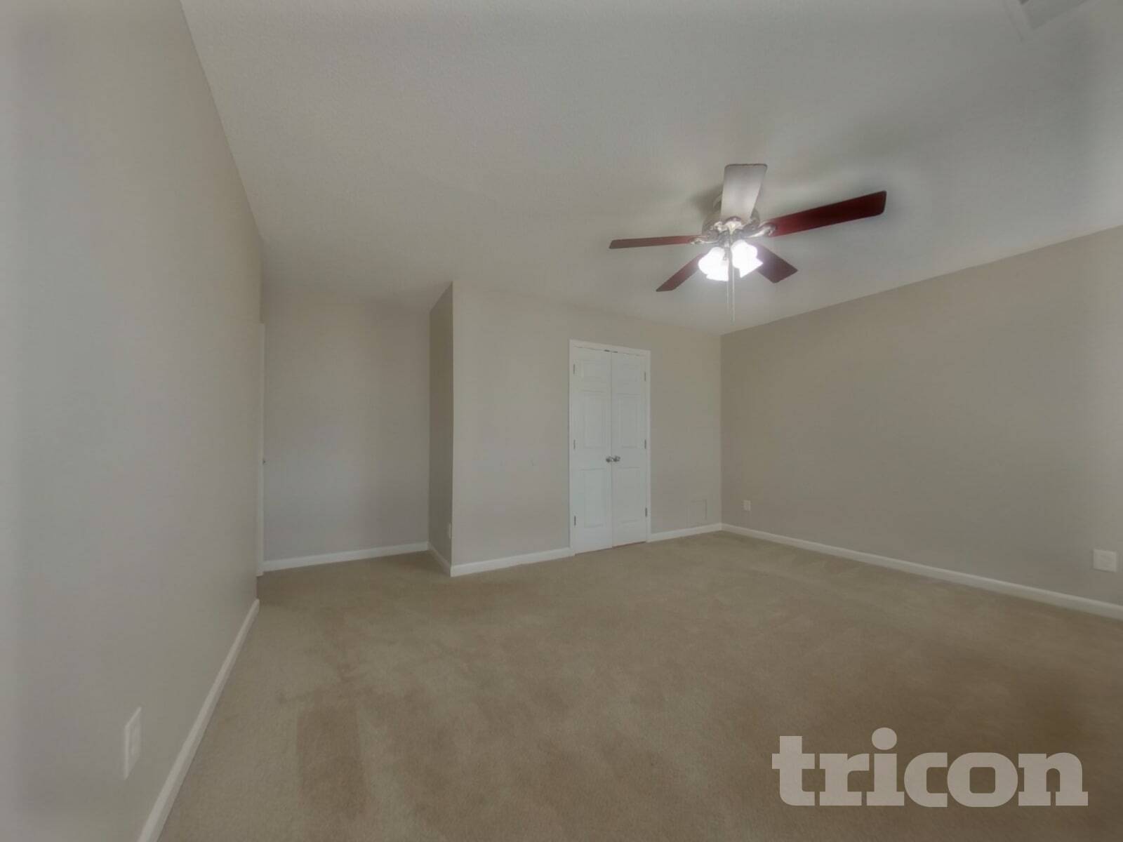 Building Photo - 672 Thornhill Dr