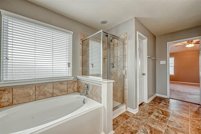 Building Photo - 2561 Magnolia Fair Way