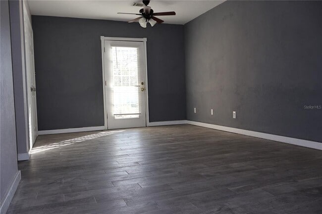 Building Photo - 4732 W Lawn Ave