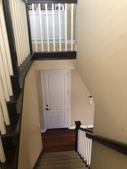 Building Photo - 4845 Carriage Run Dr