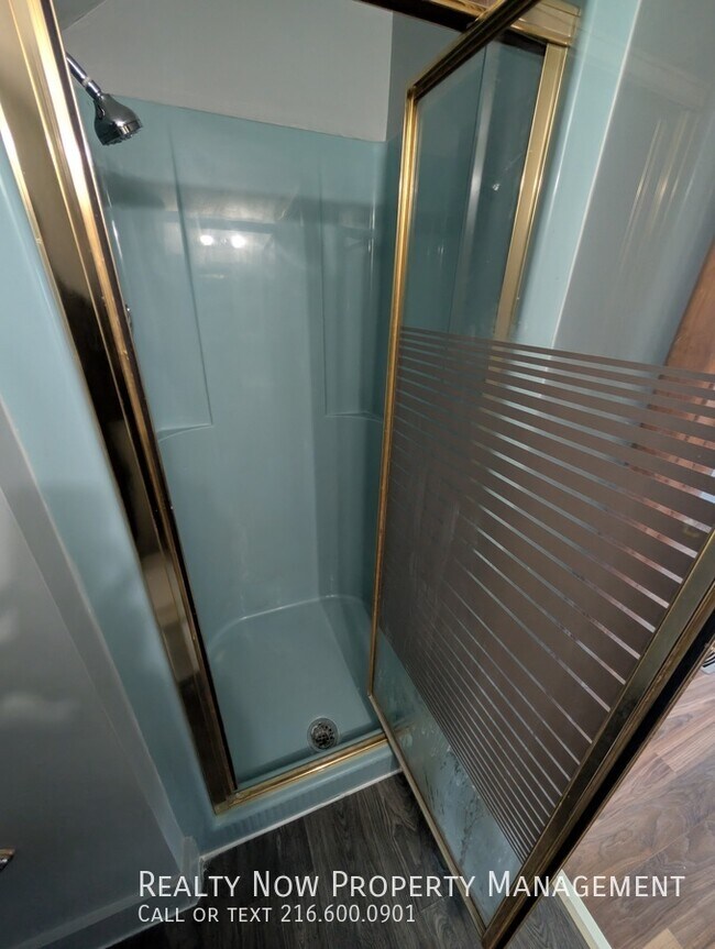 Building Photo - 15709 Northwood Ave