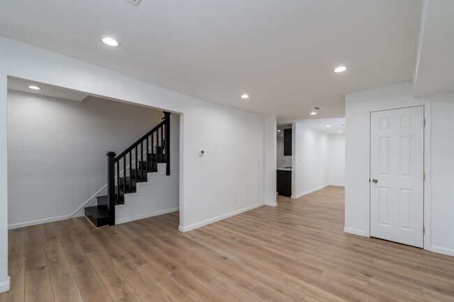 Building Photo - 5120 Queensberry Ave