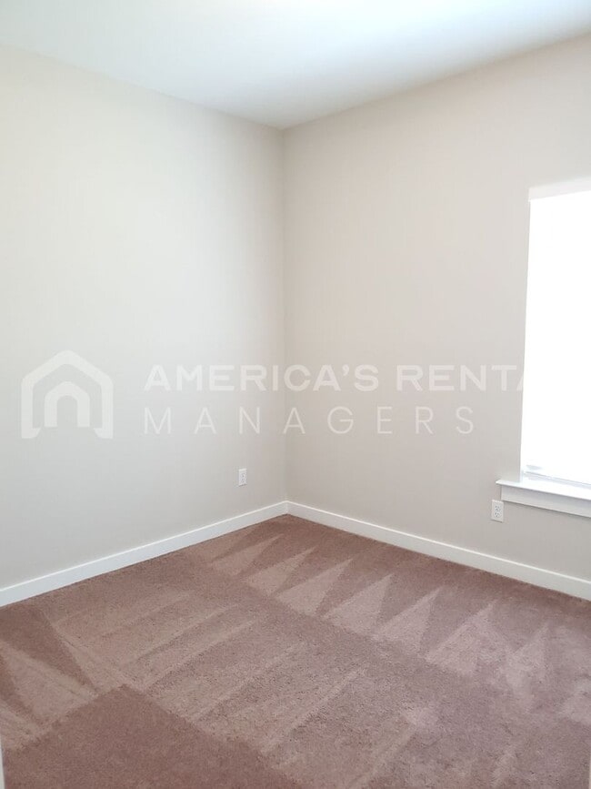 Building Photo - Bright, Airy Home or Rent in Clanton, AL!!! COMING SOON