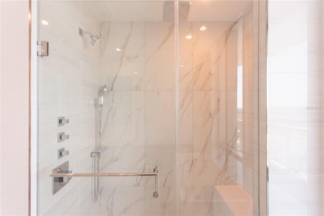 Building Photo - 400 Central Ave