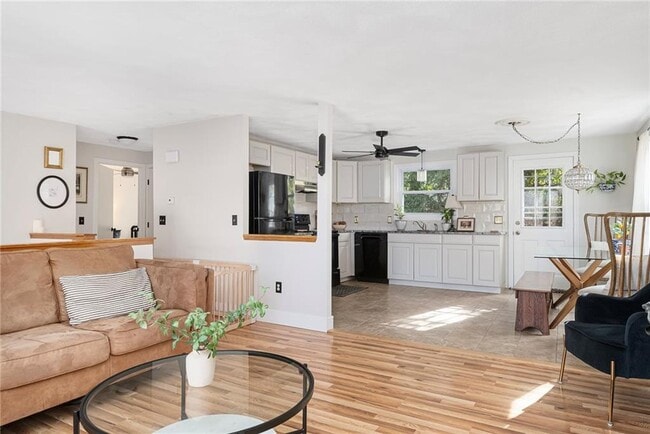 Building Photo - 40 Paolino St