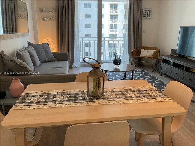 Building Photo - 345 Ocean Dr
