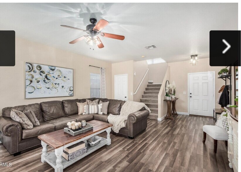 Building Photo - 2418 E Peach Tree Dr