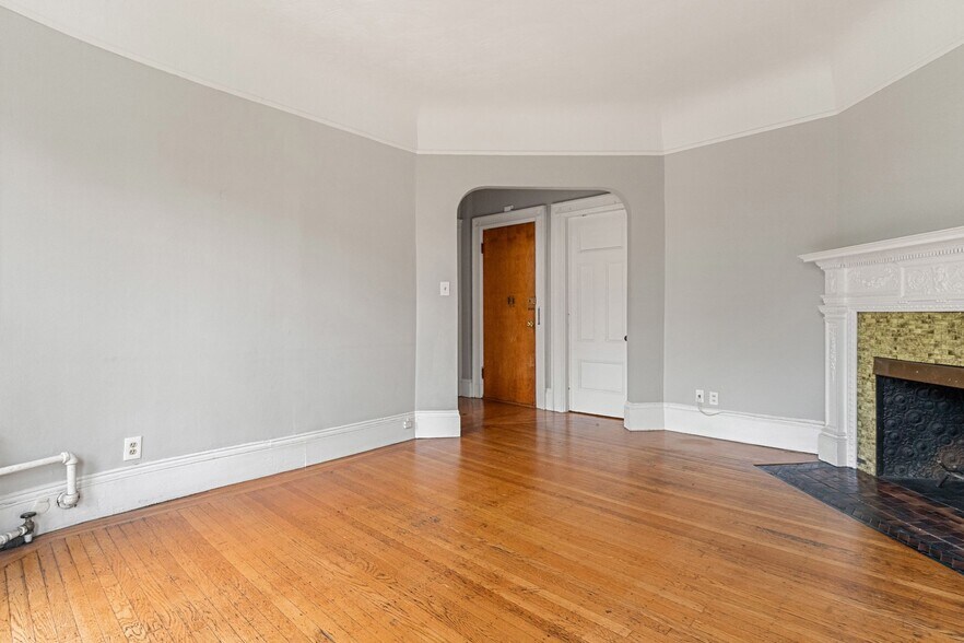 Building Photo - 259 Beacon St
