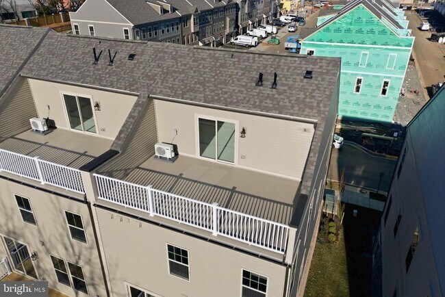 Building Photo - 1017 Venifena Terrace SE