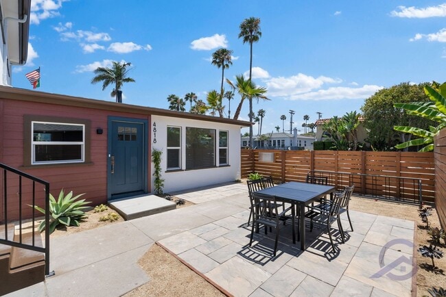 Building Photo - Completely Renovated Ocean Beach 1 Bed/1 Ba