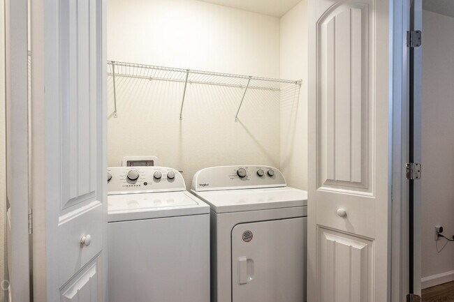 Building Photo - 43 Freeland Ln