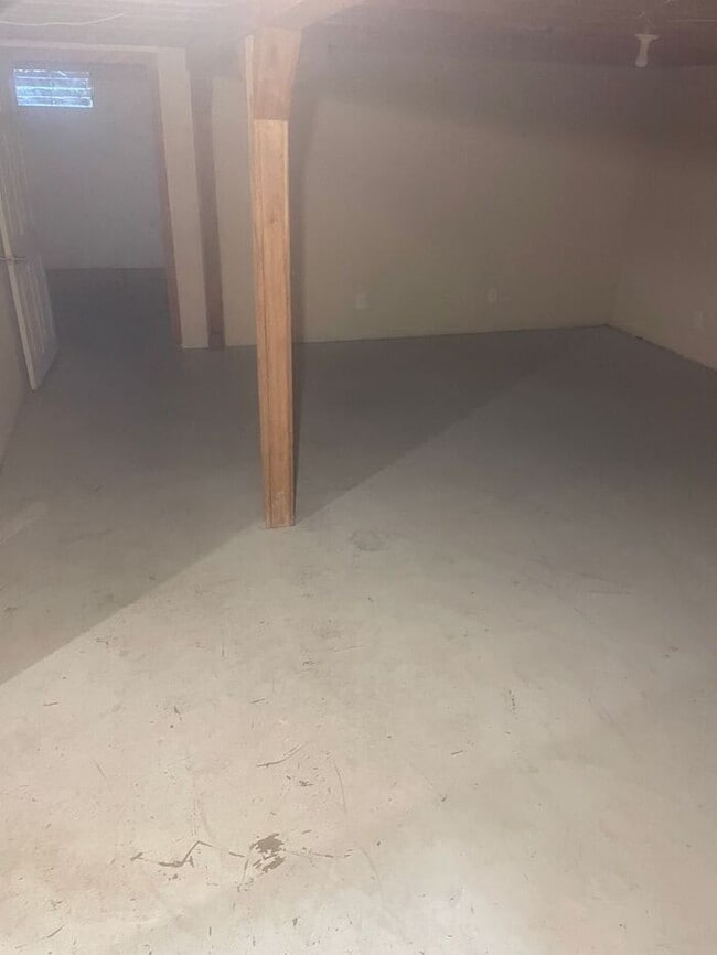 Building Photo - Move-In Ready 3-Bed in Hazelwood