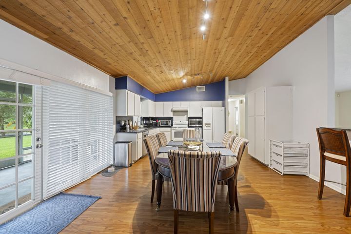 Building Photo - 756 Juniper Pl