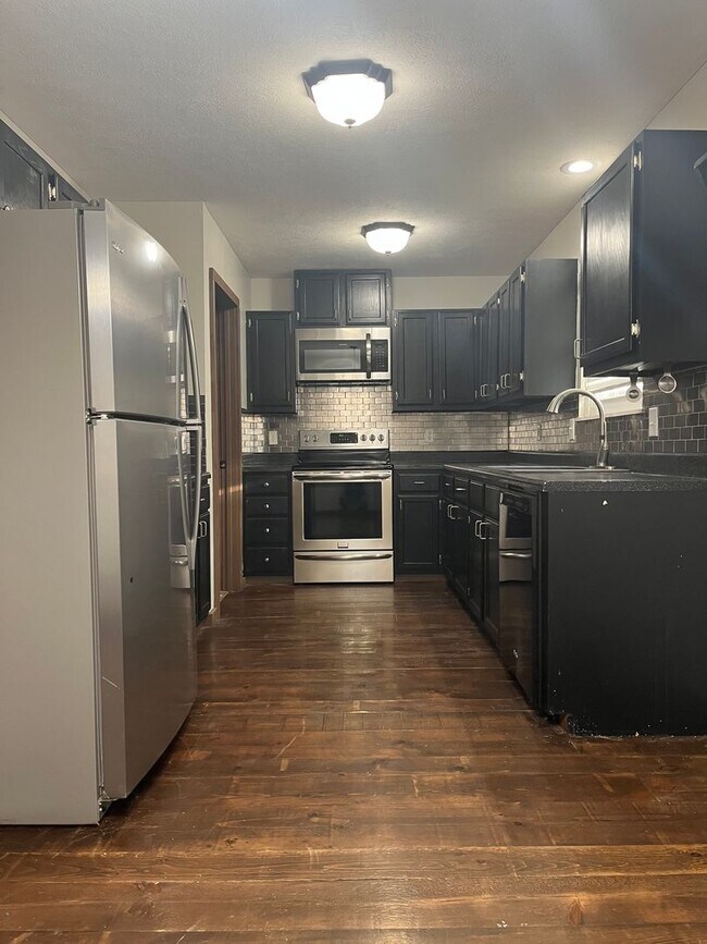 Building Photo - Adorable 3 Bedroom, 2 Bath Home!