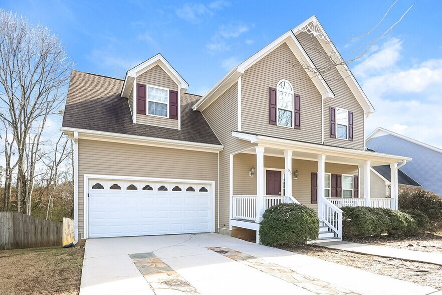 Building Photo - 55 Roxbury Ln