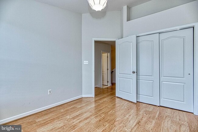 Building Photo - 208 Croft Square