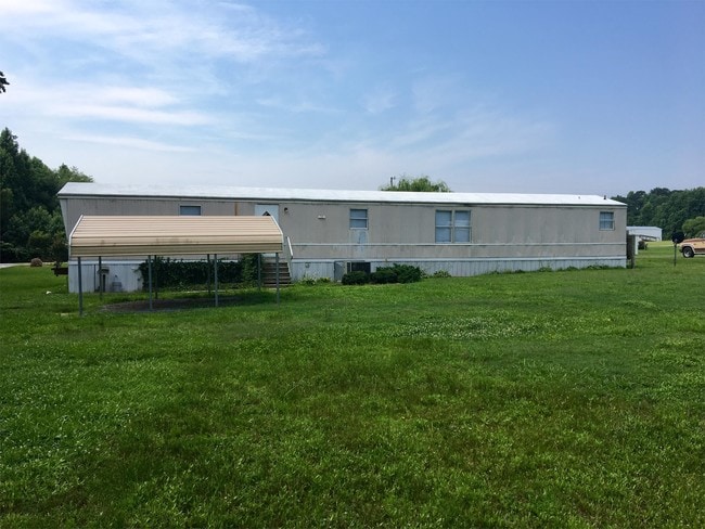 Building Photo - 2143 Mamie Rd