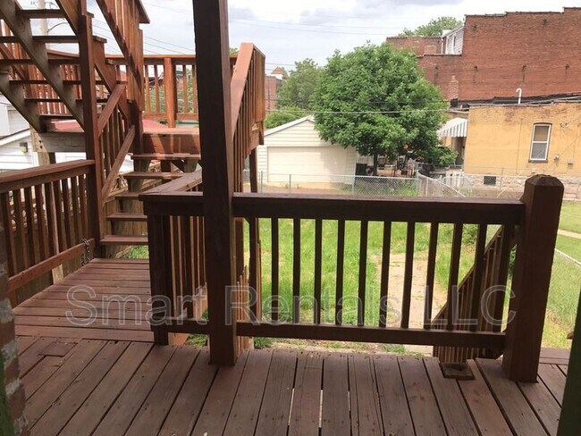 Building Photo - 2239 Keokuk St