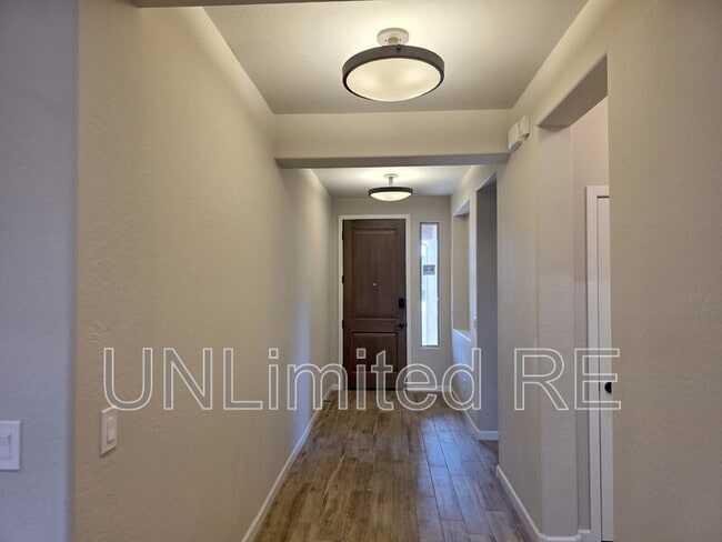 Building Photo - 308 Spirit Cir